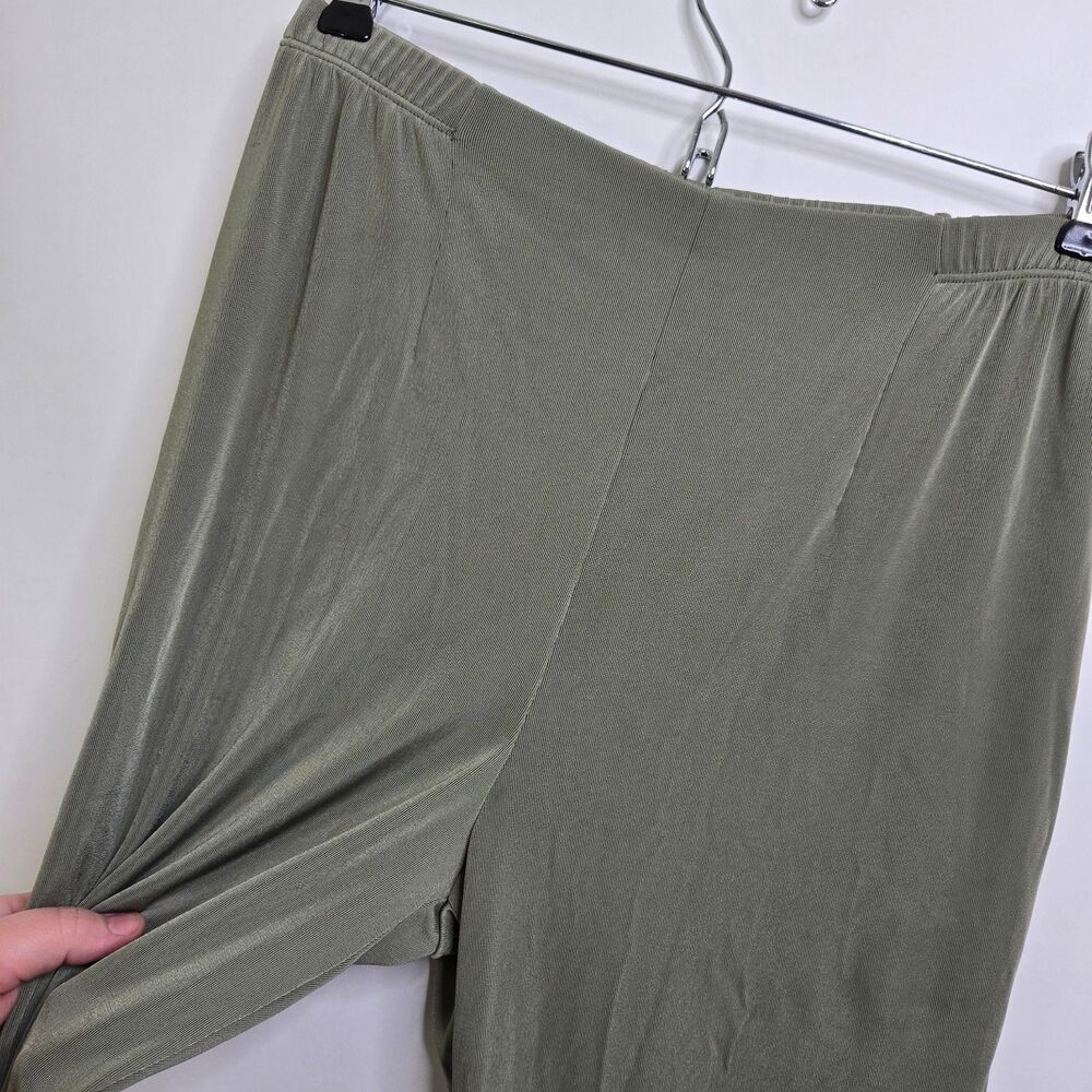 Additions by Chicos Green Knit Pants Womens 1 Short M Elastic Slinky Travelers - Picture 3 of 7